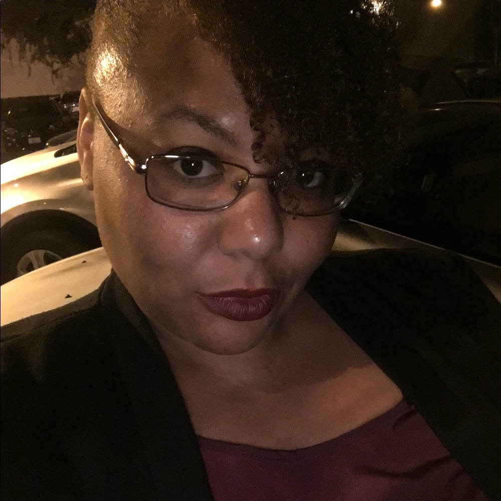 Meet your Posher, Monique